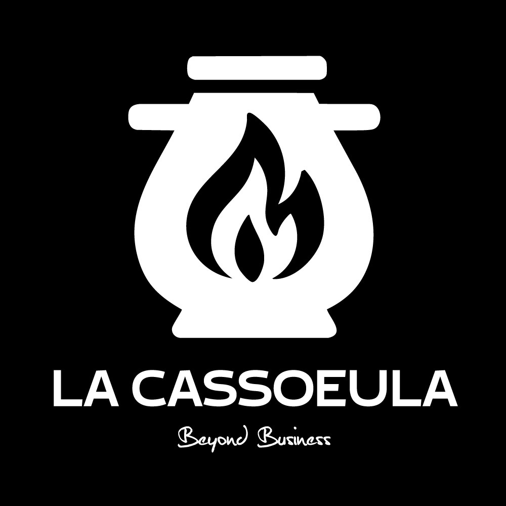 Logo La Cassoeula bianco su fondo nero